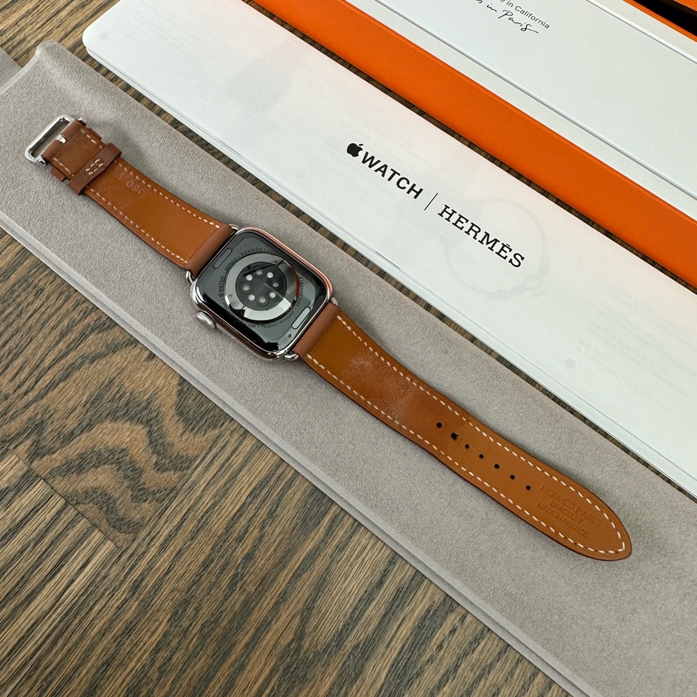 Apple Watch with Tan Band and Orange Box - Picture 5 of 10